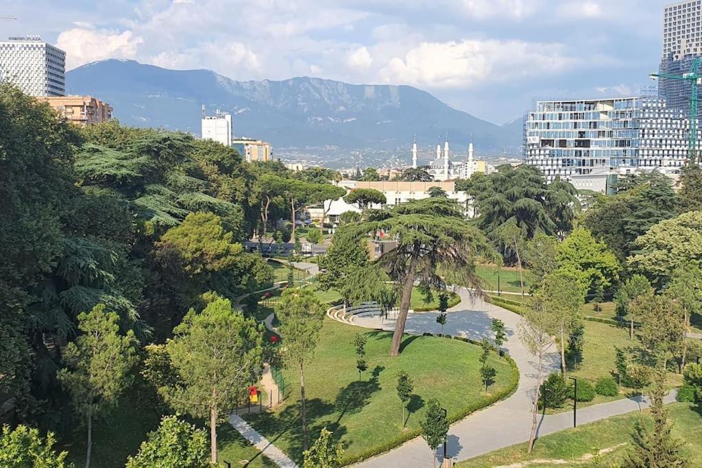 Center Apartment Τίρανα Εξωτερικό φωτογραφία